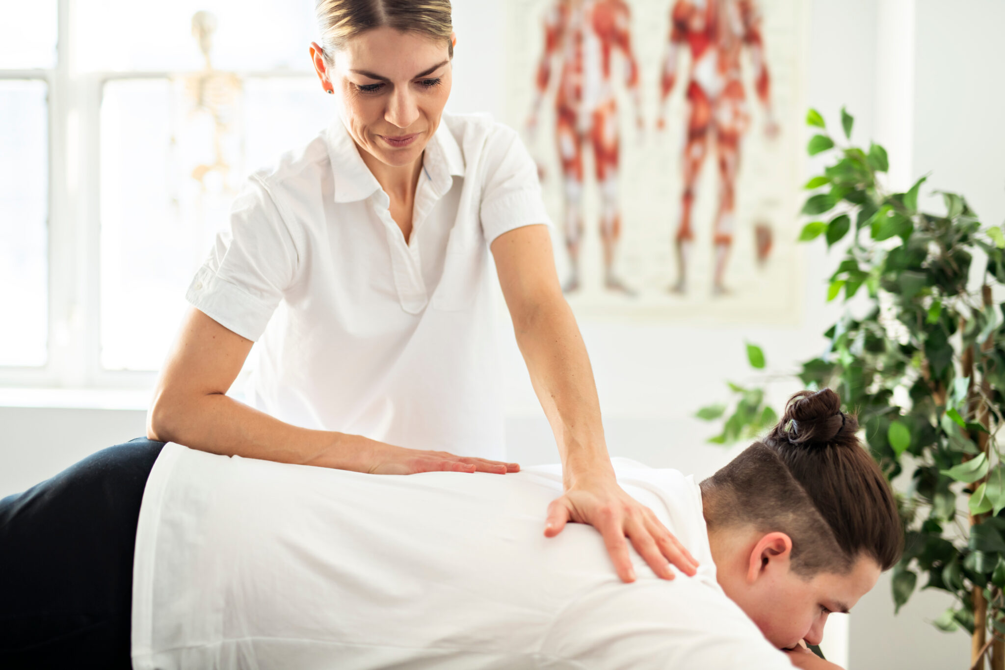 3 Risks of Chiropractic Care SOHMA Integrative Medicine